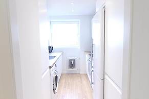 Wonderful 2-bed w Balcony