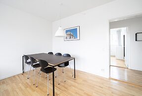 Nice 2-bed in Frederiksberg