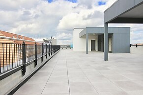 Cool Studio Apartment w Private Terrace