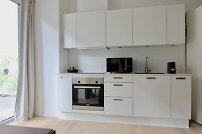Cool Studio Apartment w Private Terrace