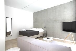 Cool Studio Apartment w Private Terrace