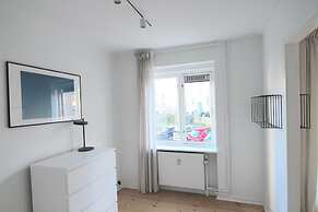 Great 2-bed w Balcony in Charlottenlund