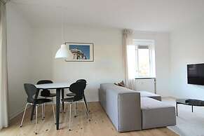 Great 2-bed w Balcony in Charlottenlund