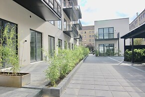 Cool 1-bed w new Yorker Vibes and Private Terrace