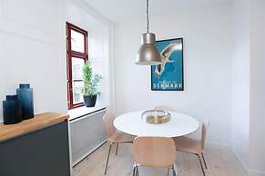 Beautiful Two-bed Apartment
