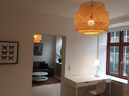 Beautiful Two-bed Apartment
