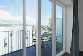 Beautiful Studio w Balcony
