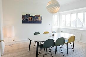 Beautiful 2-bed Apartment