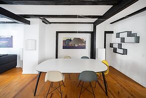 Charming City Apartment w 2-bedrooms