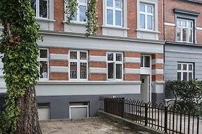 Beautiful 2-bed in Great Location