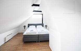 Charming 2-bed Duplex in Great Location