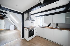 Charming 2-bed Duplex in Great Location