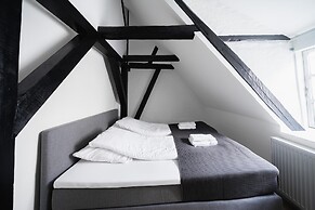 Charming 2-bed Duplex in Great Location