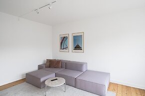 Refurbished 1-bed Close to Metro and Airport