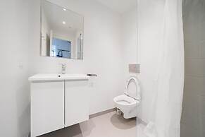 Refurbished 1-bed Close to Metro and Airport