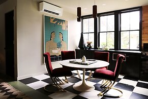 Kingston Carriage House