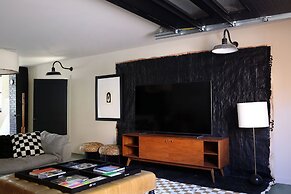 Kingston Carriage House