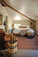 Kingston Carriage House