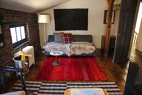 Kingston Carriage House