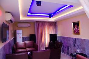 Adachukwu Hotel and Suites