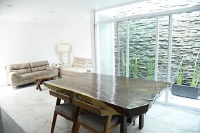 Hotel & Suites Punto Oriente