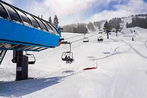 Alpine Studio at Mount Bachelor (107166017)