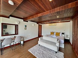 Moonlight Panorama Ocean Villas by RESAVA