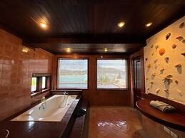 Moonlight Panorama Ocean Villas by RESAVA