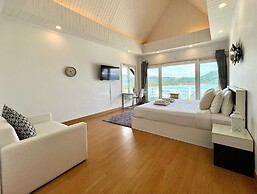 Moonlight Panorama Ocean Villas by RESAVA