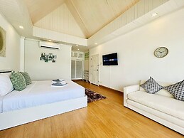 Moonlight Panorama Ocean Villas by RESAVA