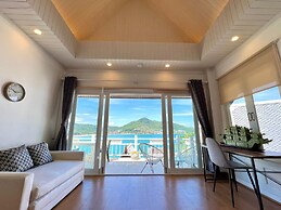 Moonlight Panorama Ocean Villas by RESAVA