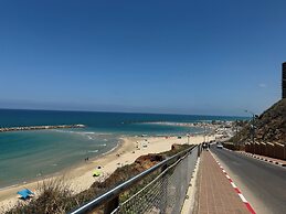 Prince Palace Netanya Central Beach