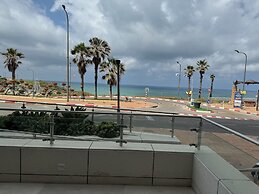 Prince Palace Netanya Central Beach