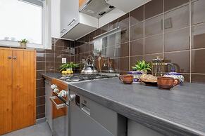 Apartment With Balcony by Renters