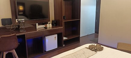 XCELSIOR HOTEL AND SPA BY ROH