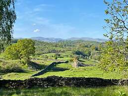 Tranquil Kendal Cottage Retreat