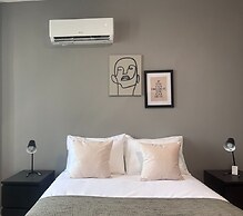 Phaedrus Living Hoopoe Residencies 207