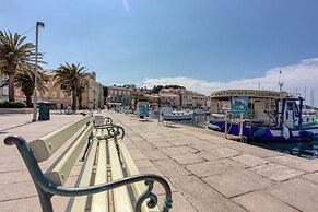 Old Bay Leave Town Apartment