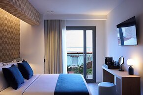 Naus Hotel