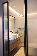 Naus Hotel