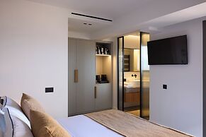 Naus Hotel