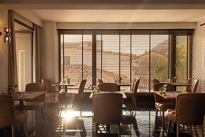 Naus Hotel