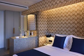 Naus Hotel