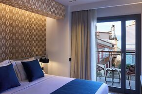 Naus Hotel