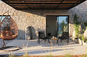 Floating Cube Villas Aegina