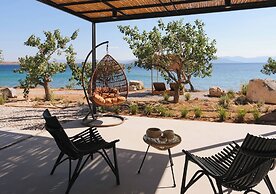 Floating Cube Villas Aegina