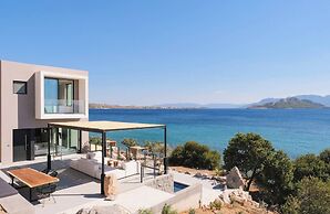 Floating Cube Villas Aegina