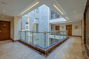 Aadat Hotel Near Artemis Hospital Gurgaon