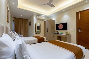 Aadat Hotel Near Artemis Hospital Gurgaon