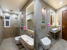 Aadat Hotel Near Artemis Hospital Gurgaon